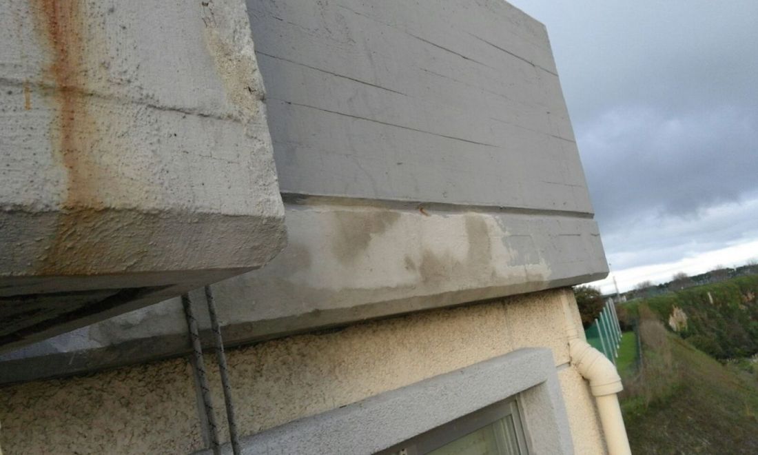 Imagen de cornisa enlucida con Sika Monotop 620